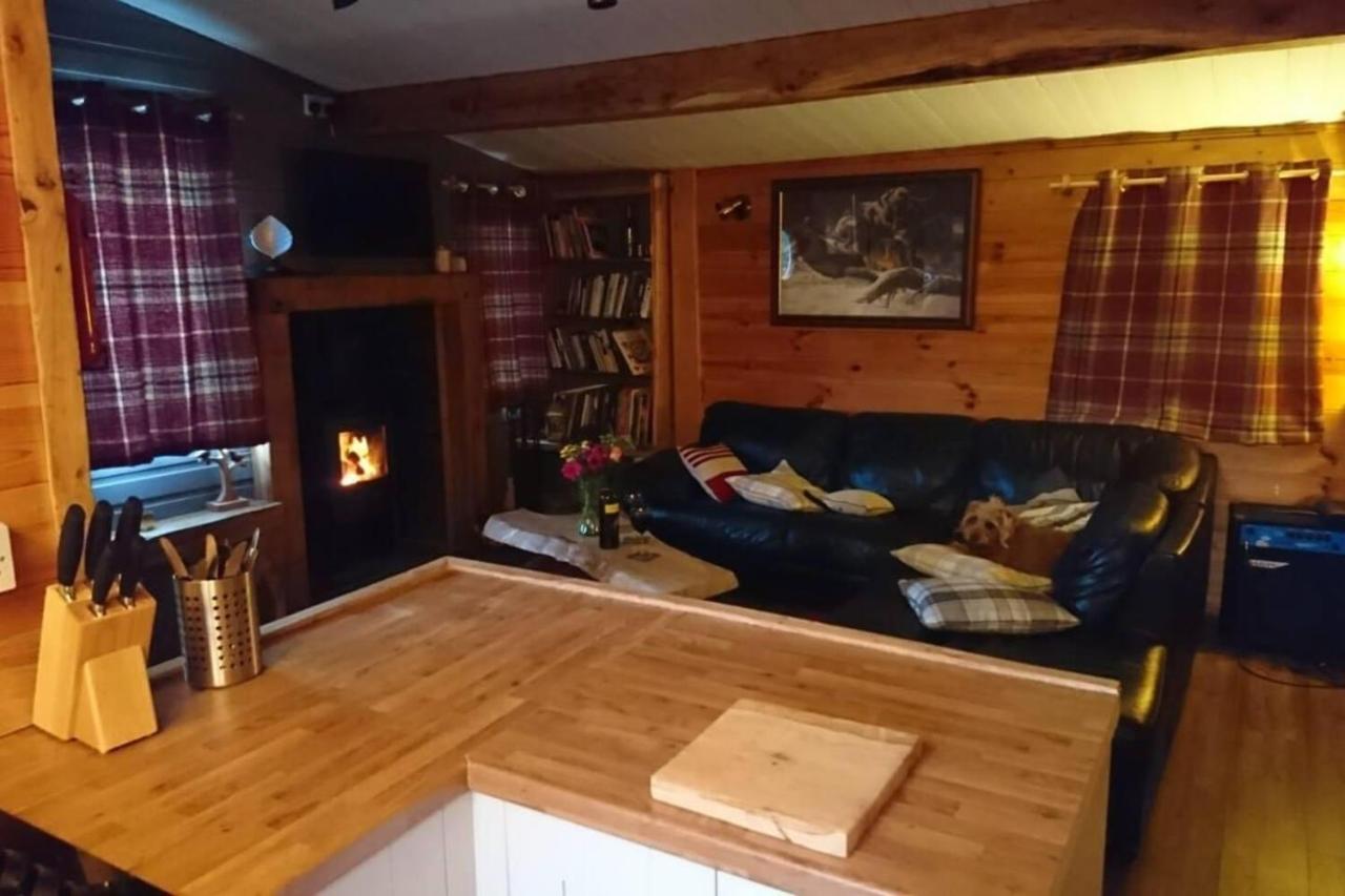 Charming 2-Bed Cabin In Σάτον Κόλντφιλντ Εξωτερικό φωτογραφία