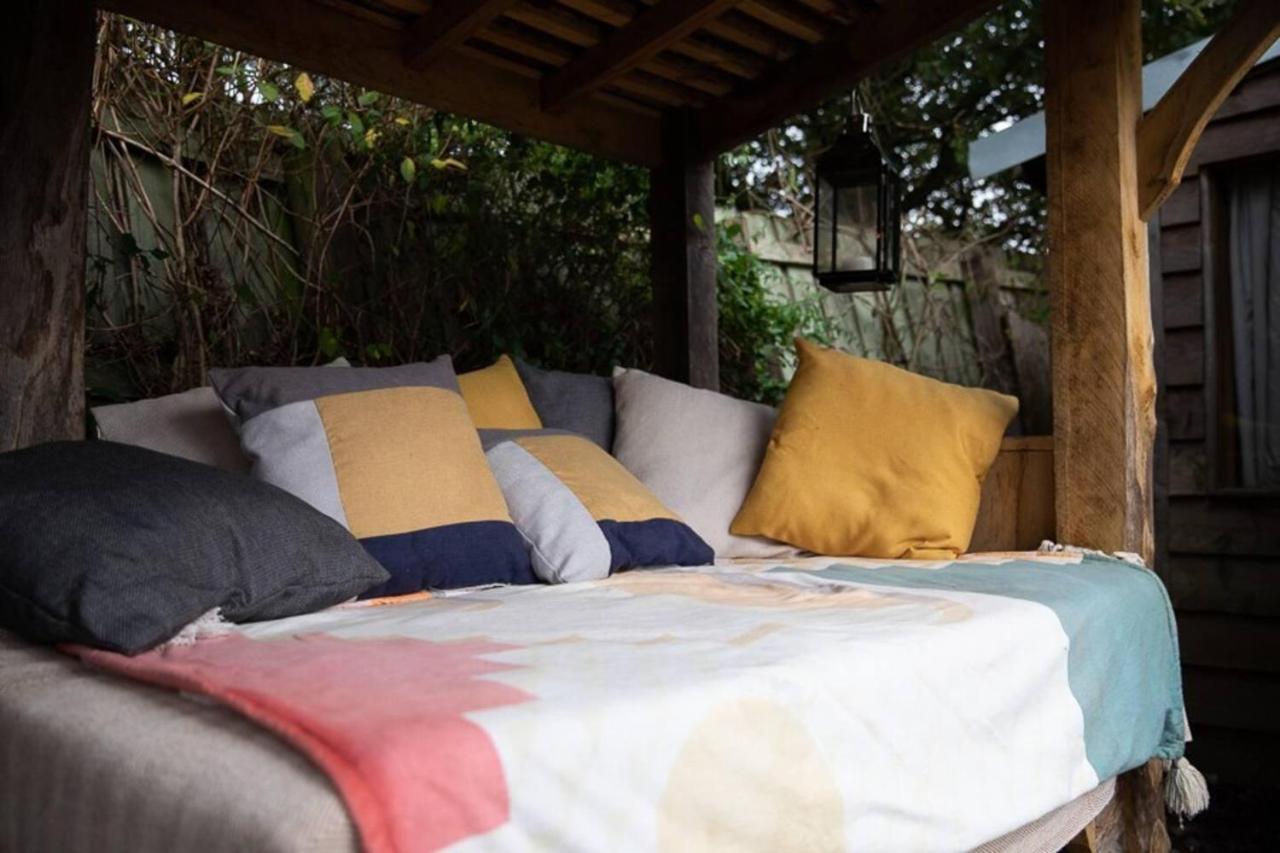 Charming 2-Bed Cabin In Σάτον Κόλντφιλντ Εξωτερικό φωτογραφία